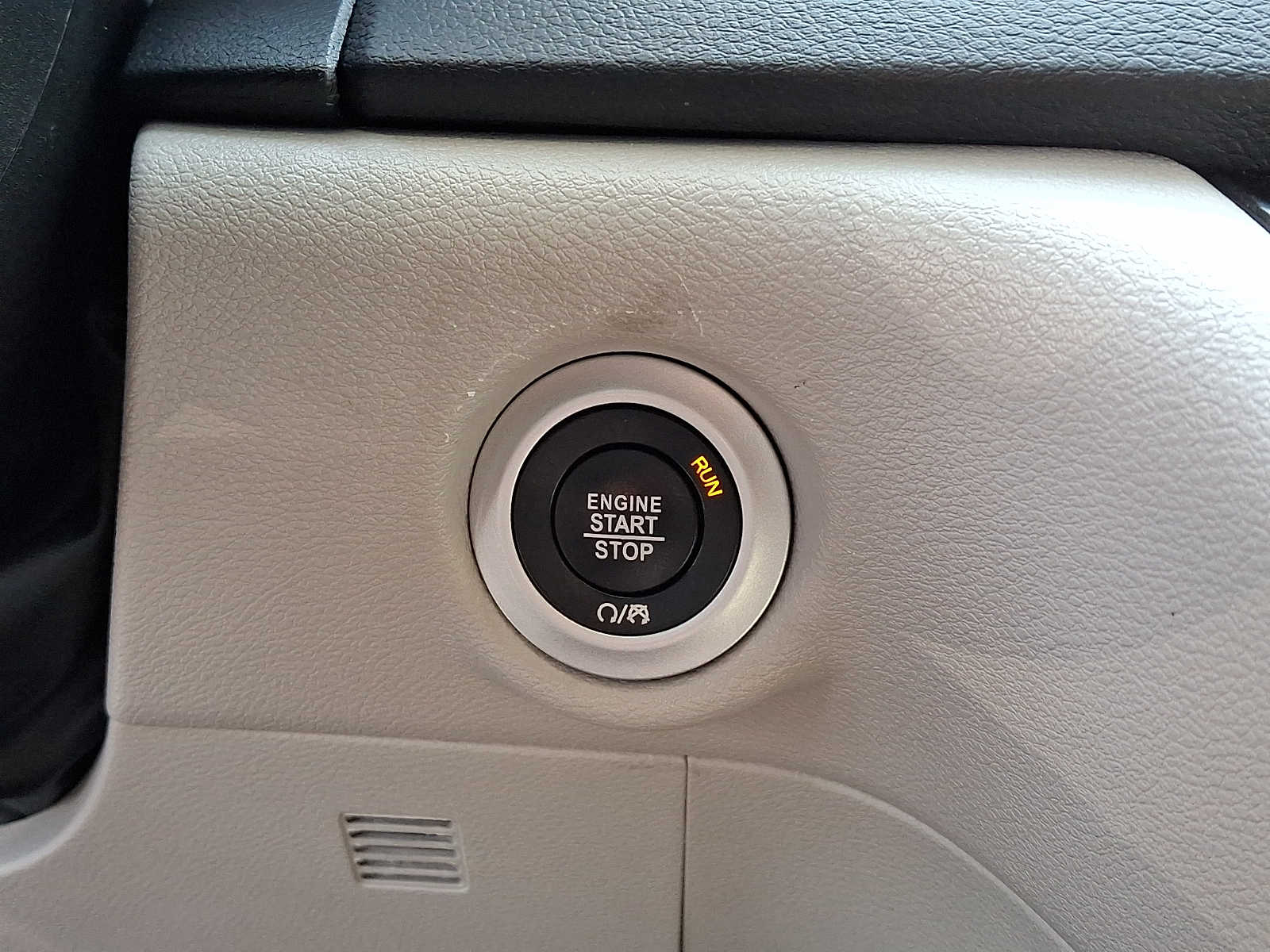 2024 Chrysler Pacifica Touring L - Photo 28