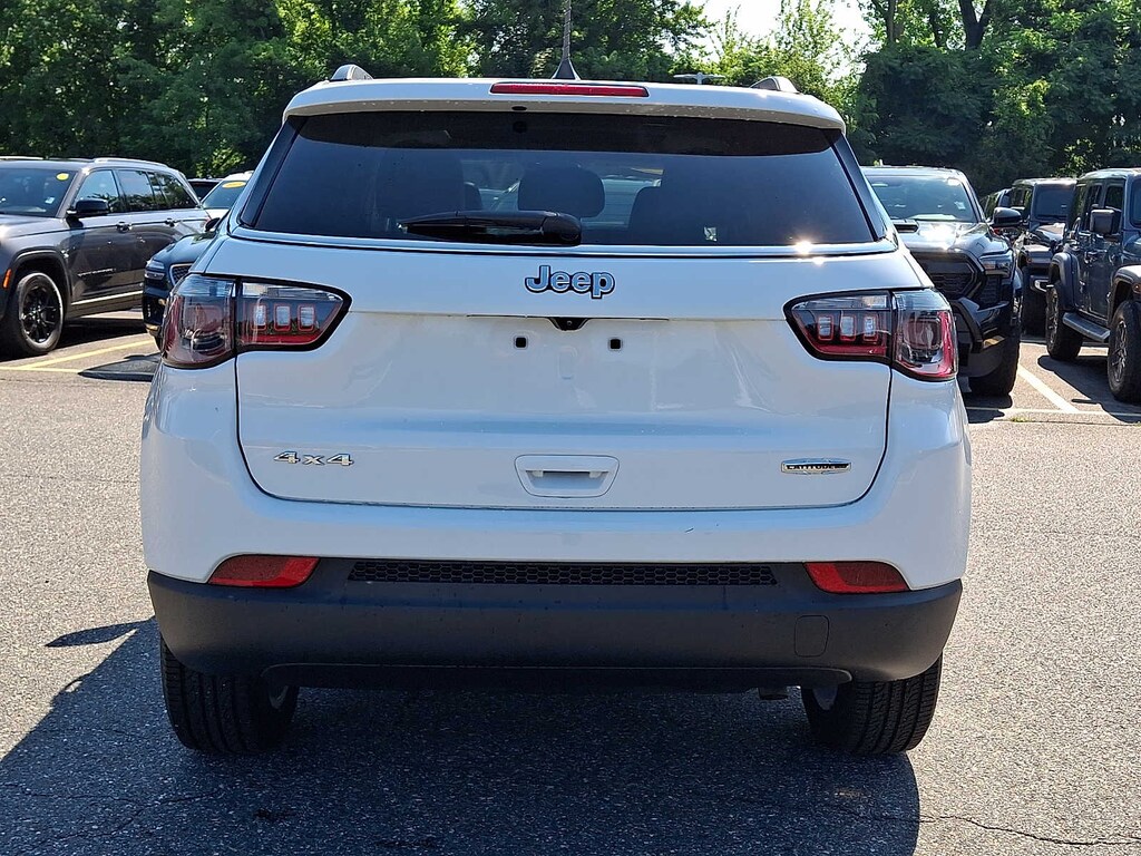 Used 2022 Jeep Compass Latitude Lux SUV