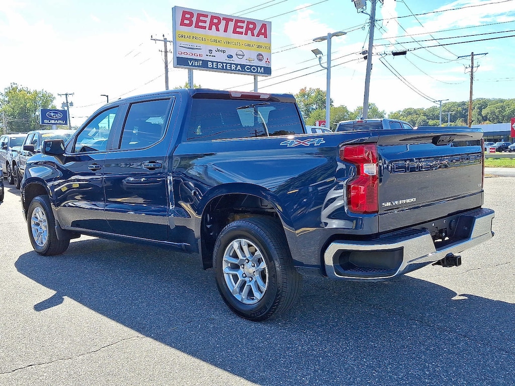 Used 2022 Chevrolet Silverado 1500 LT 4WD Crew Cab 147 Truck