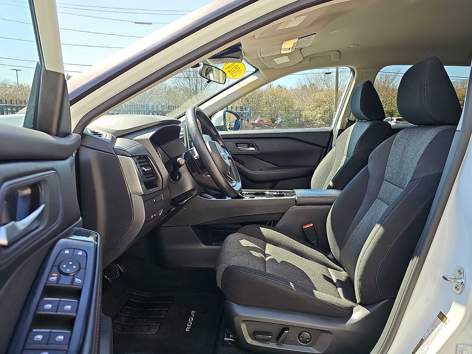 2024 Nissan Rogue SV - Photo 14