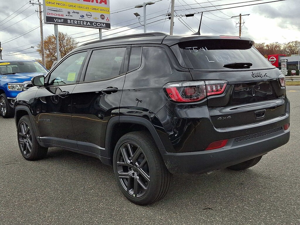 New 2026 Jeep Compass LIMITED ALTITUDE 4X4 Sport Utility