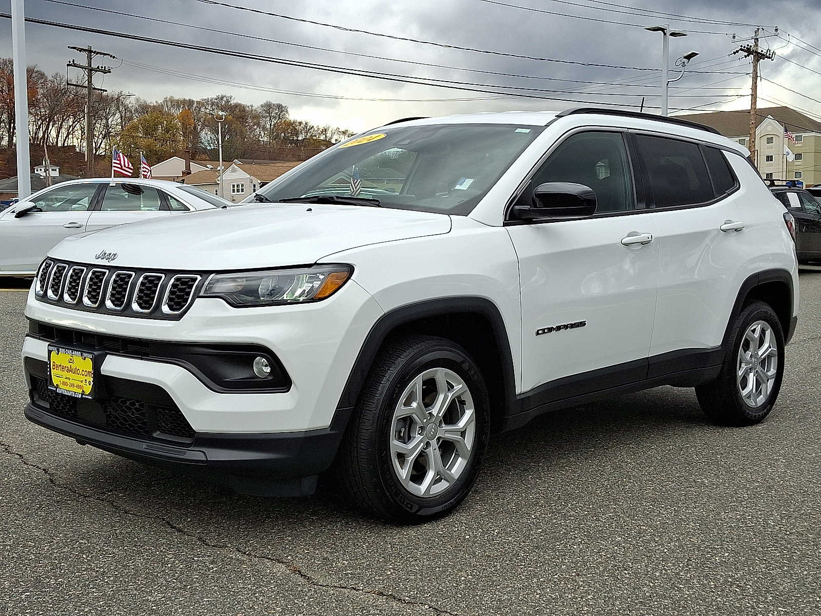 2024 Jeep Compass Latitude photo 3