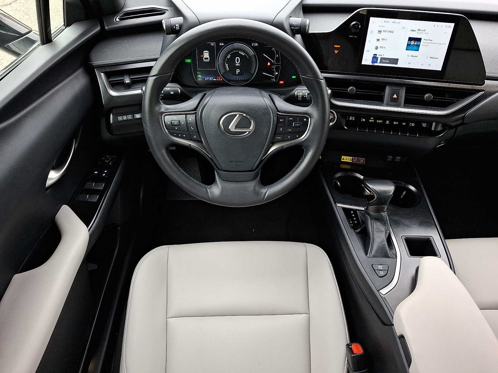 2023 Lexus UX Hybrid 250h - Photo 12