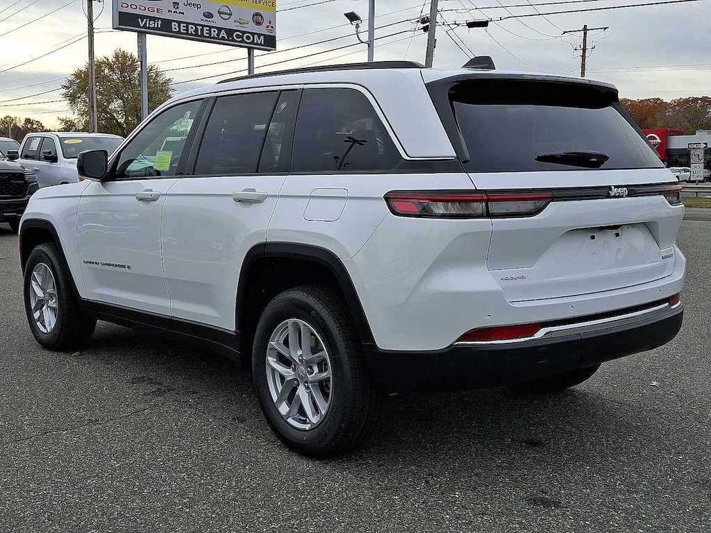 New 2025 Jeep Grand Cherokee LAREDO X 4X4 Sport Utility