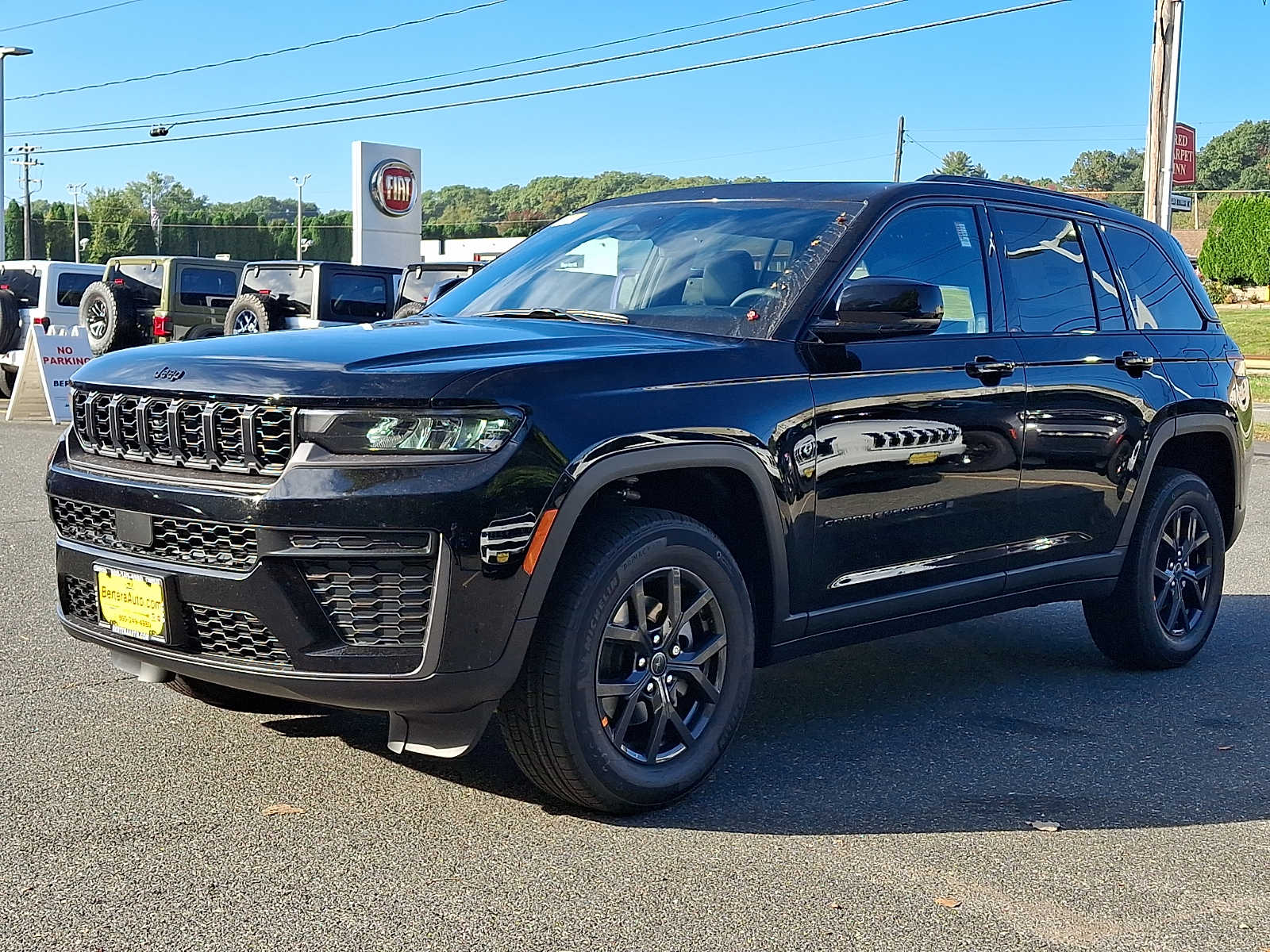New 2027 Jeep Grand Cherokee 2 Row LAREDO 4X4 Sport Utility