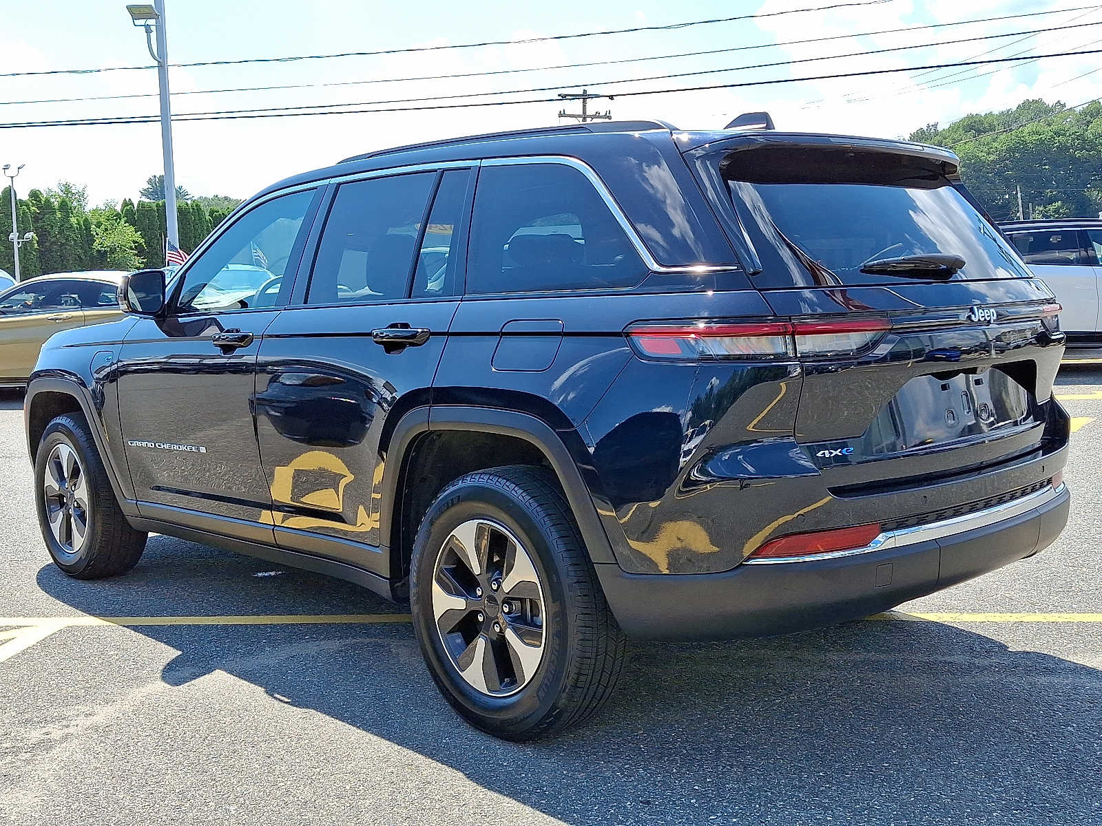 2024 Jeep Cherokee Limited 4xe photo 3