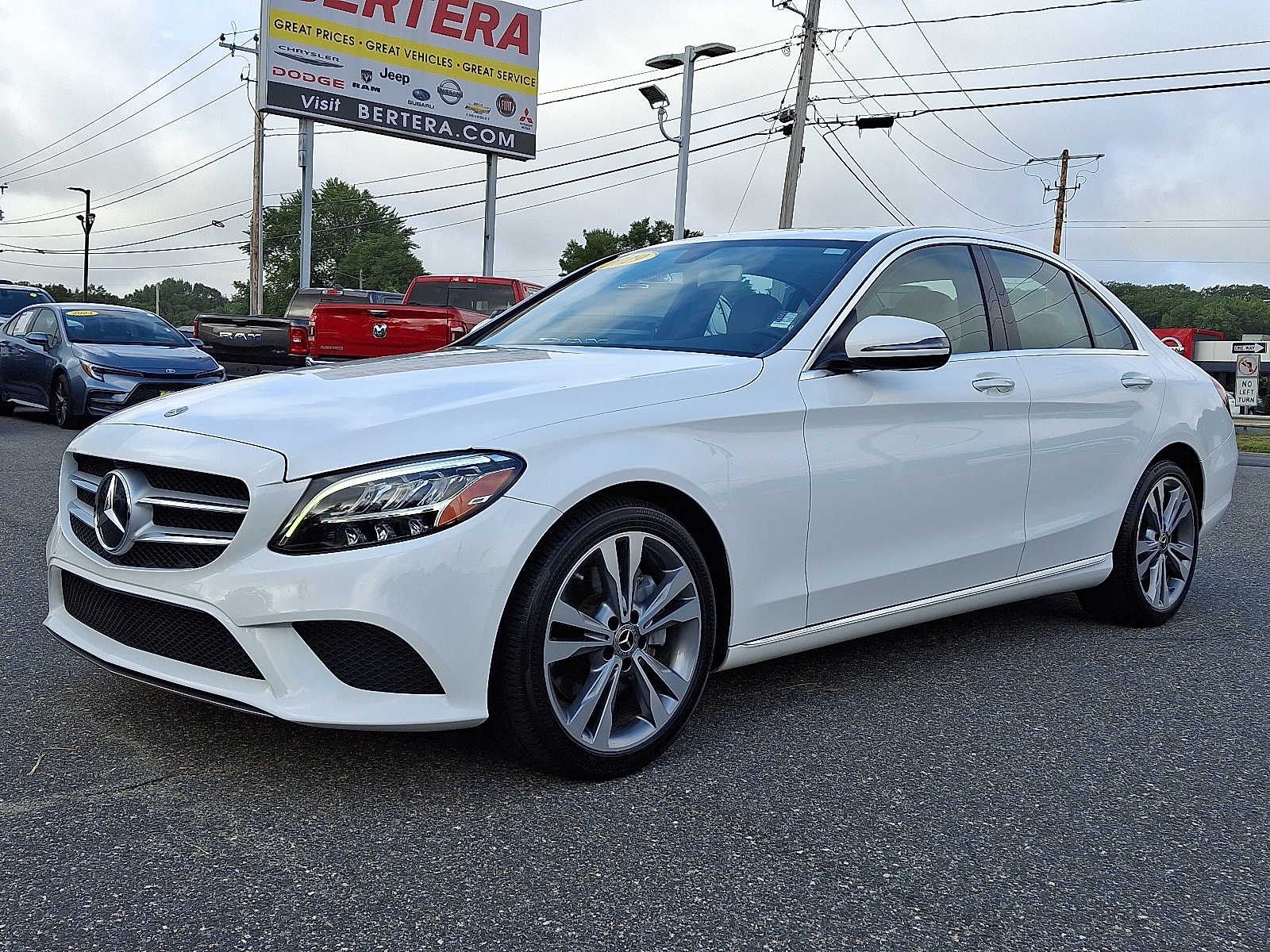 2019 Mercedes Benz C 300 photo 3