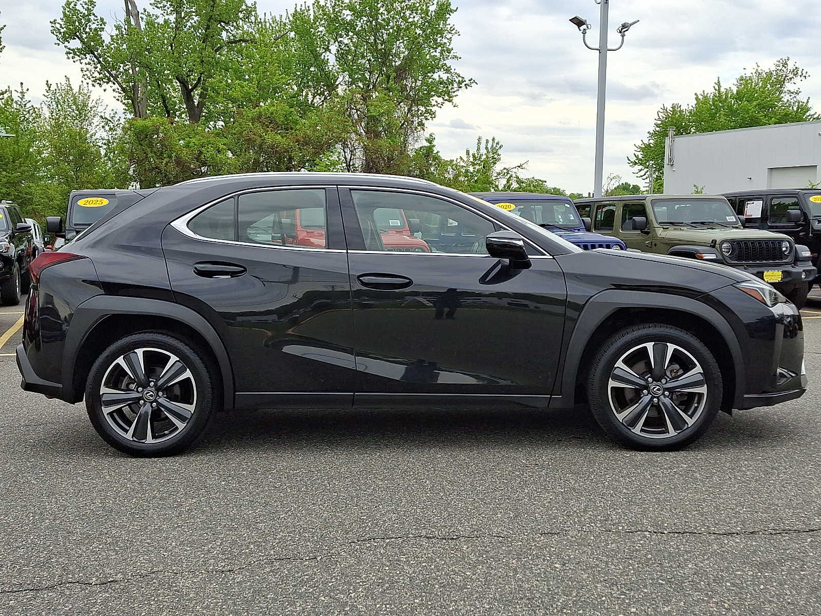 2023 Lexus UX Hybrid 250h - Photo 7