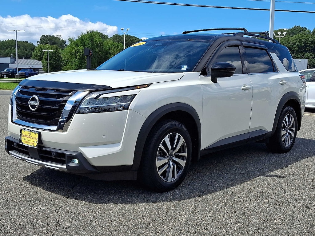 Used 2024 Nissan Pathfinder SL SUV