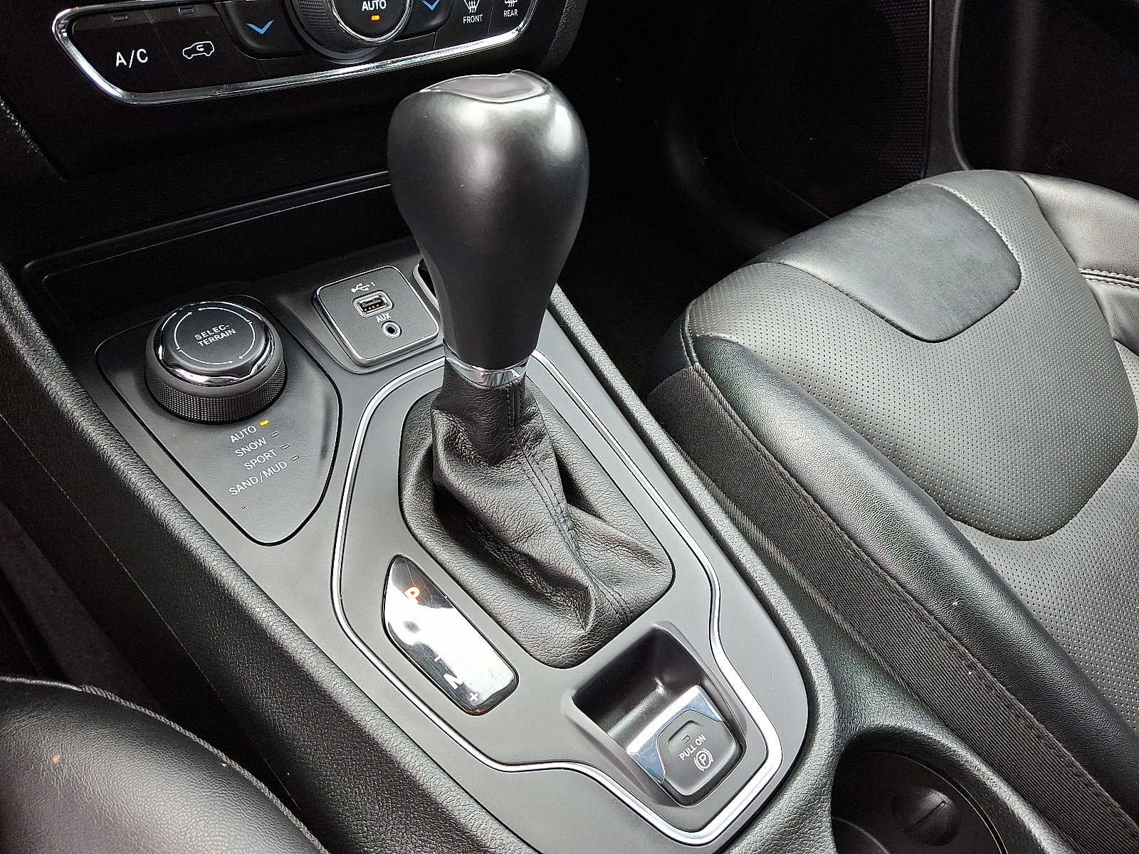 2022 Jeep Cherokee Latitude Lux - Photo 17