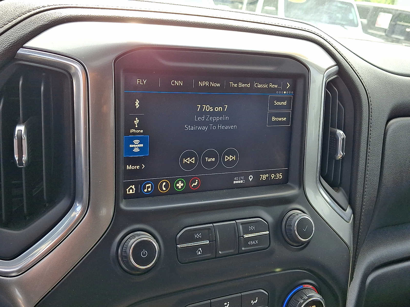 2019 Chevrolet Silverado 1500 LT Trail Boss - Photo 18