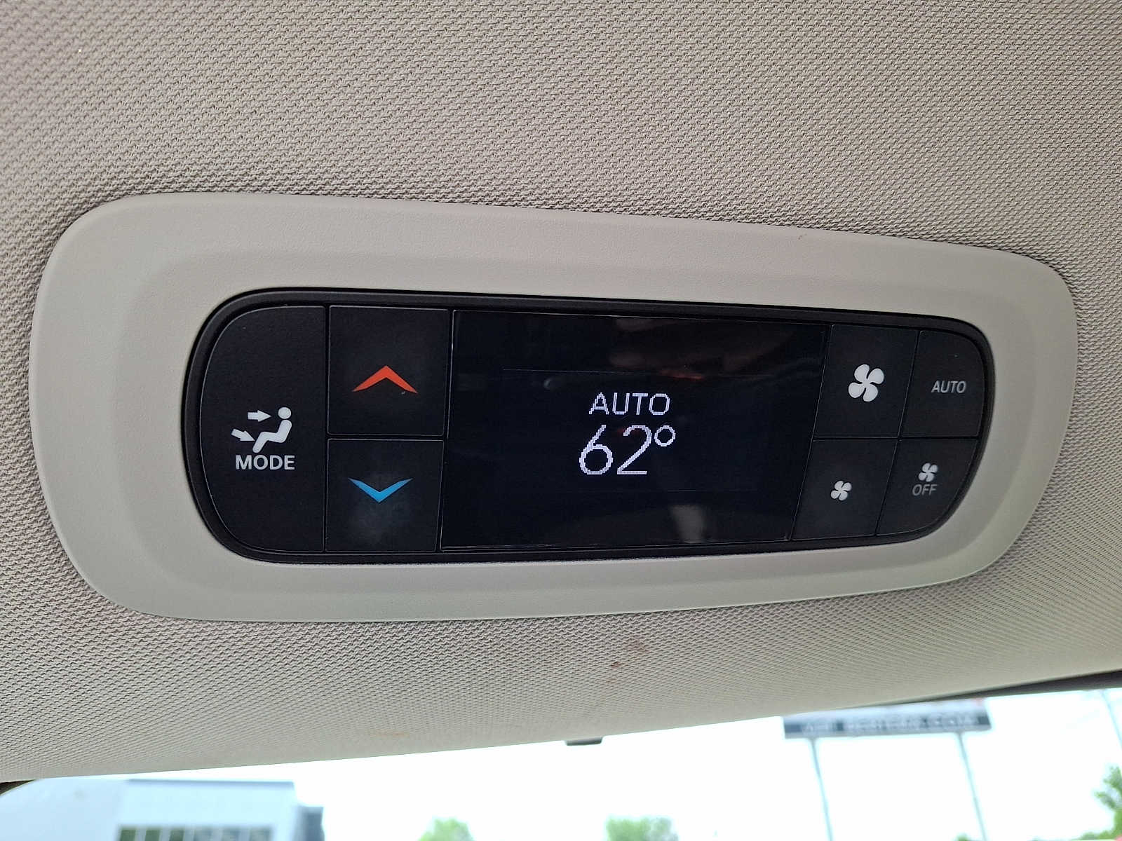 2024 Chrysler Pacifica Touring L - Photo 12