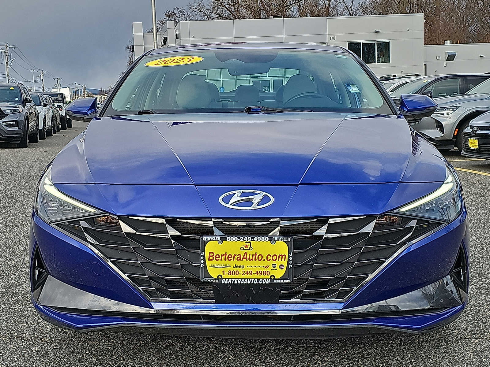 2023 Hyundai Elantra Limited photo 2