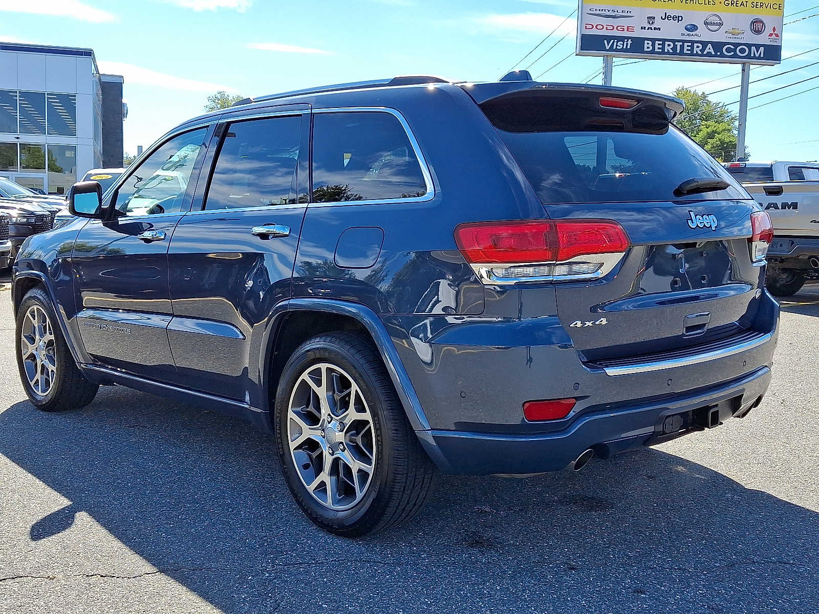 2021 Jeep Grand Cherokee Overland photo 4