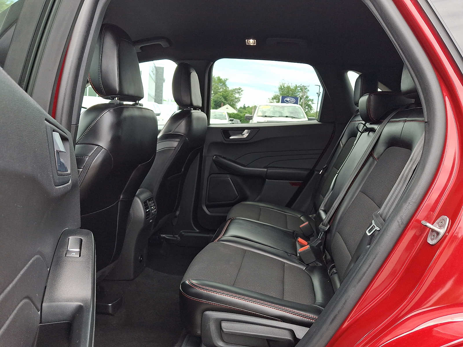 2024 Ford Escape ST-Line - Photo 10