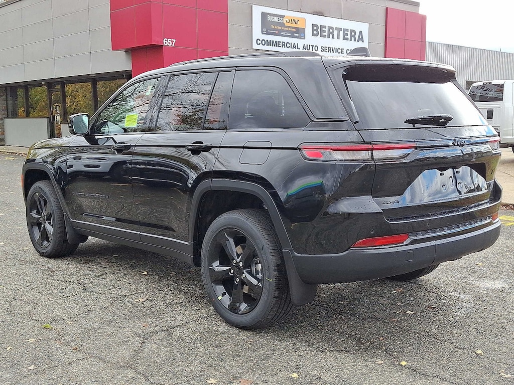 New 2025 Jeep Grand Cherokee ALTITUDE X 4X4 Sport Utility