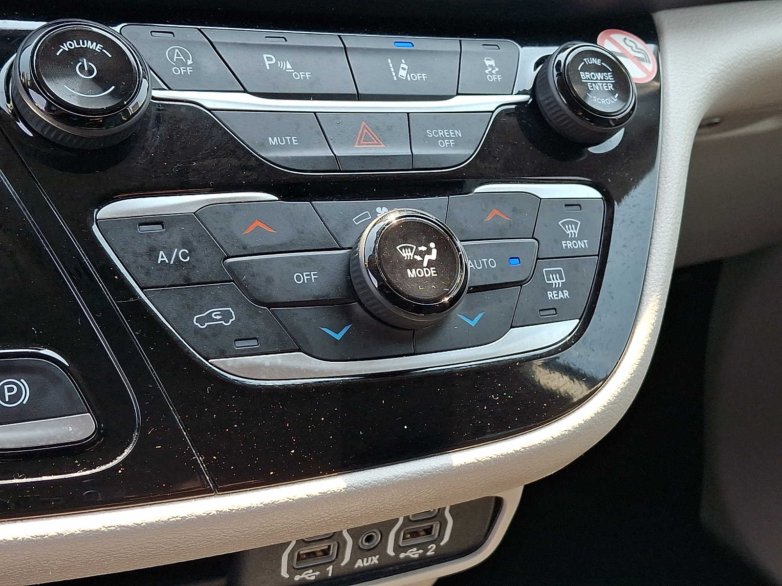 2024 Chrysler Pacifica Touring L - Photo 19