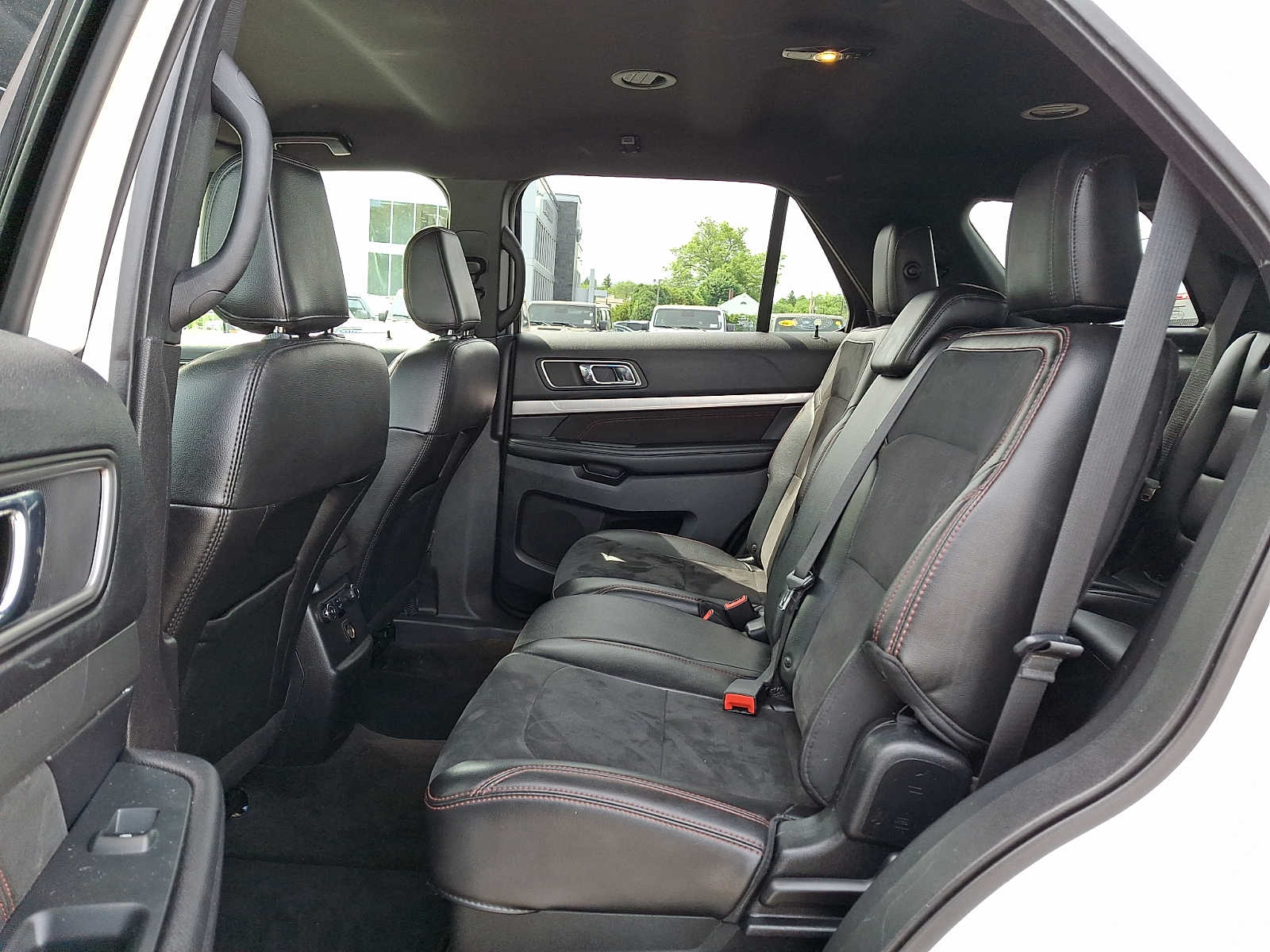 2018 Ford Explorer XLT - Photo 11