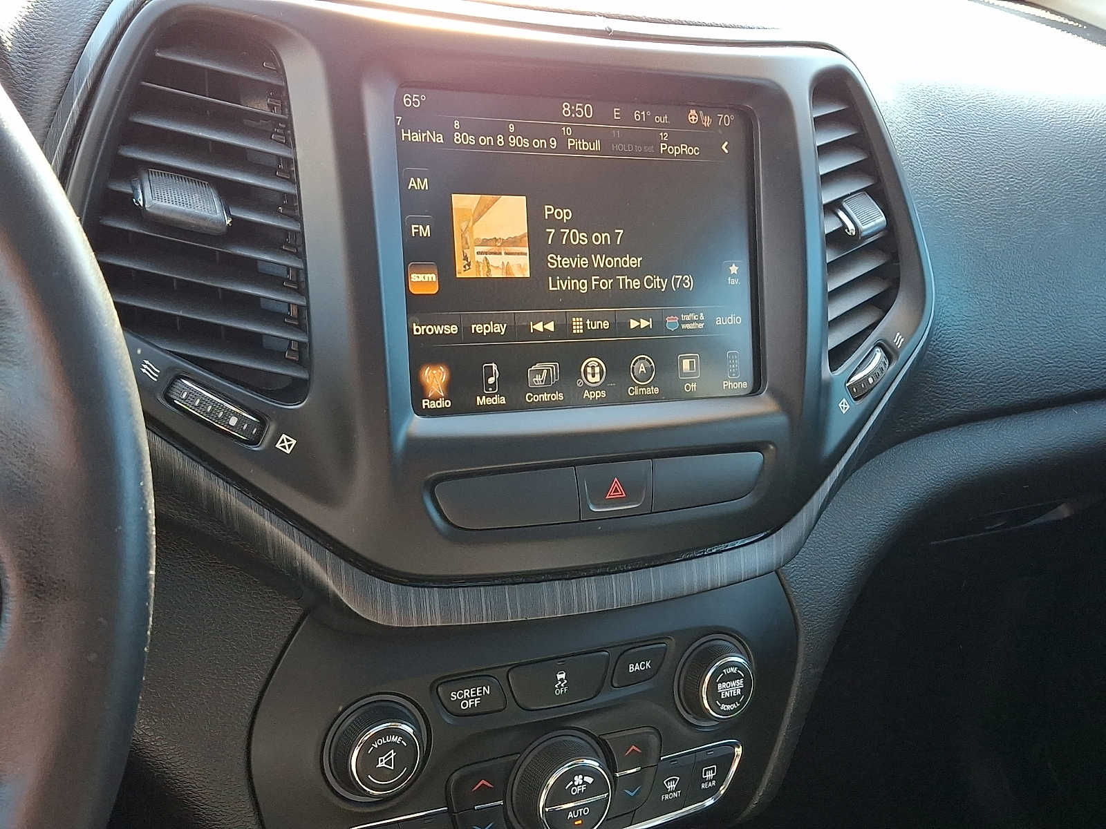 2016 Jeep Cherokee Latitude - Photo 18