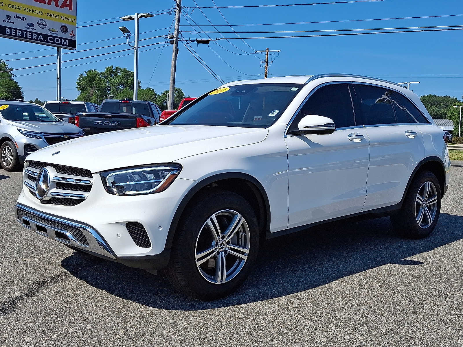 2022 Mercedes Benz GLC 300 4MATIC photo 2