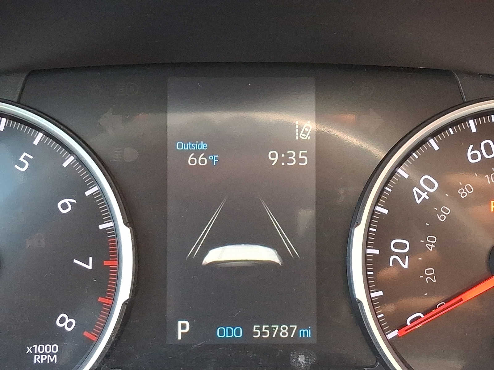 2020 Toyota RAV4 LE - Photo 26