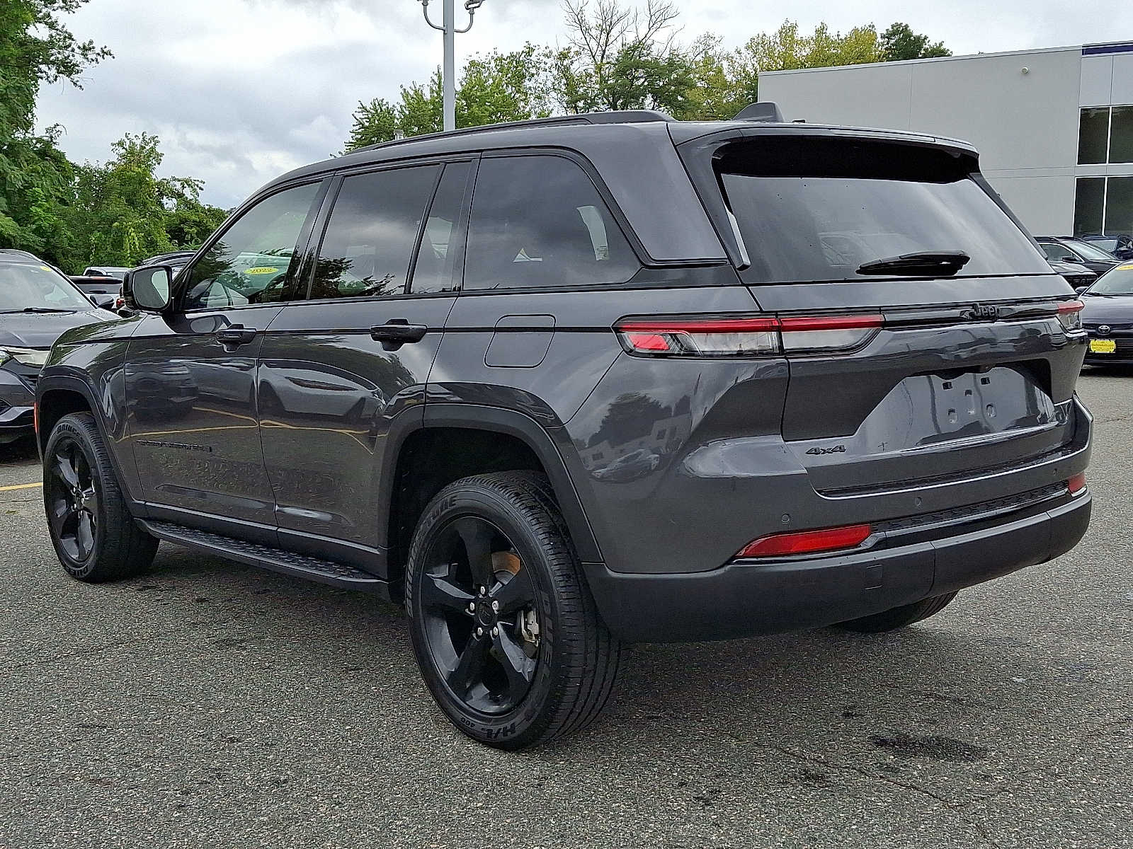 2023 Jeep Grand Cherokee Altitude photo 4