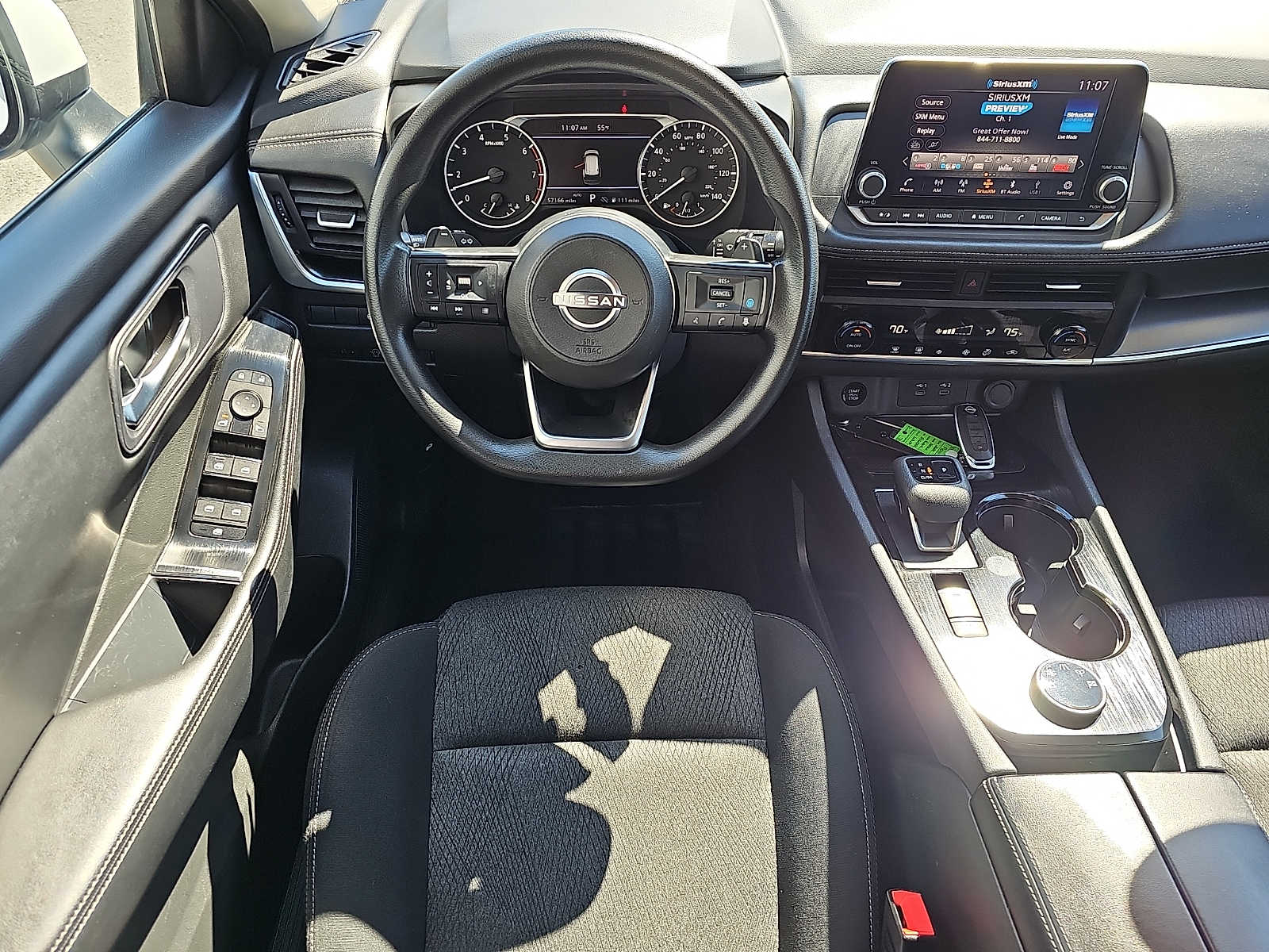 2024 Nissan Rogue SV - Photo 12