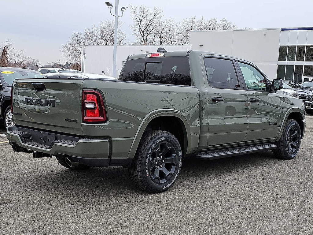 New 2026 Ram 1500 BIG HORN CREW CAB 4X4 5'7 BOX Pickup