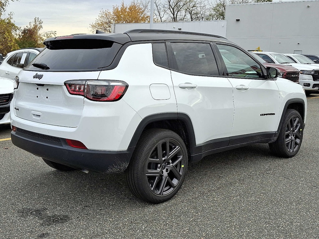 New 2026 Jeep Compass LIMITED ALTITUDE 4X4 Sport Utility