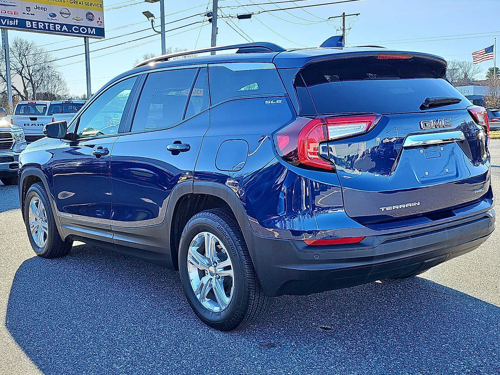 2022 Gmc Terrain SLE photo 3