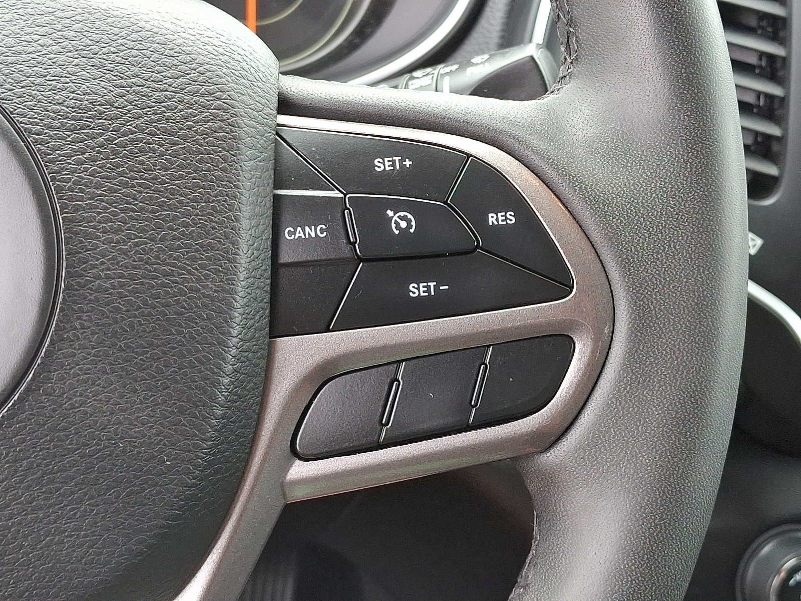 2022 Jeep Cherokee Latitude Lux - Photo 24