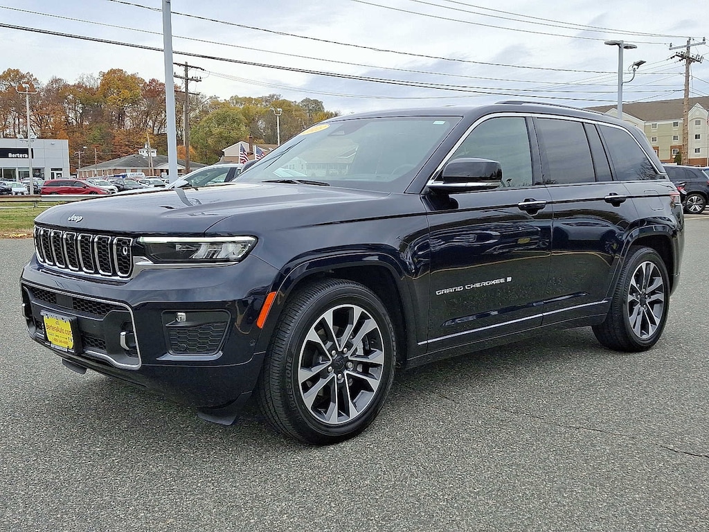 Used 2023 Jeep Grand Cherokee Overland SUV