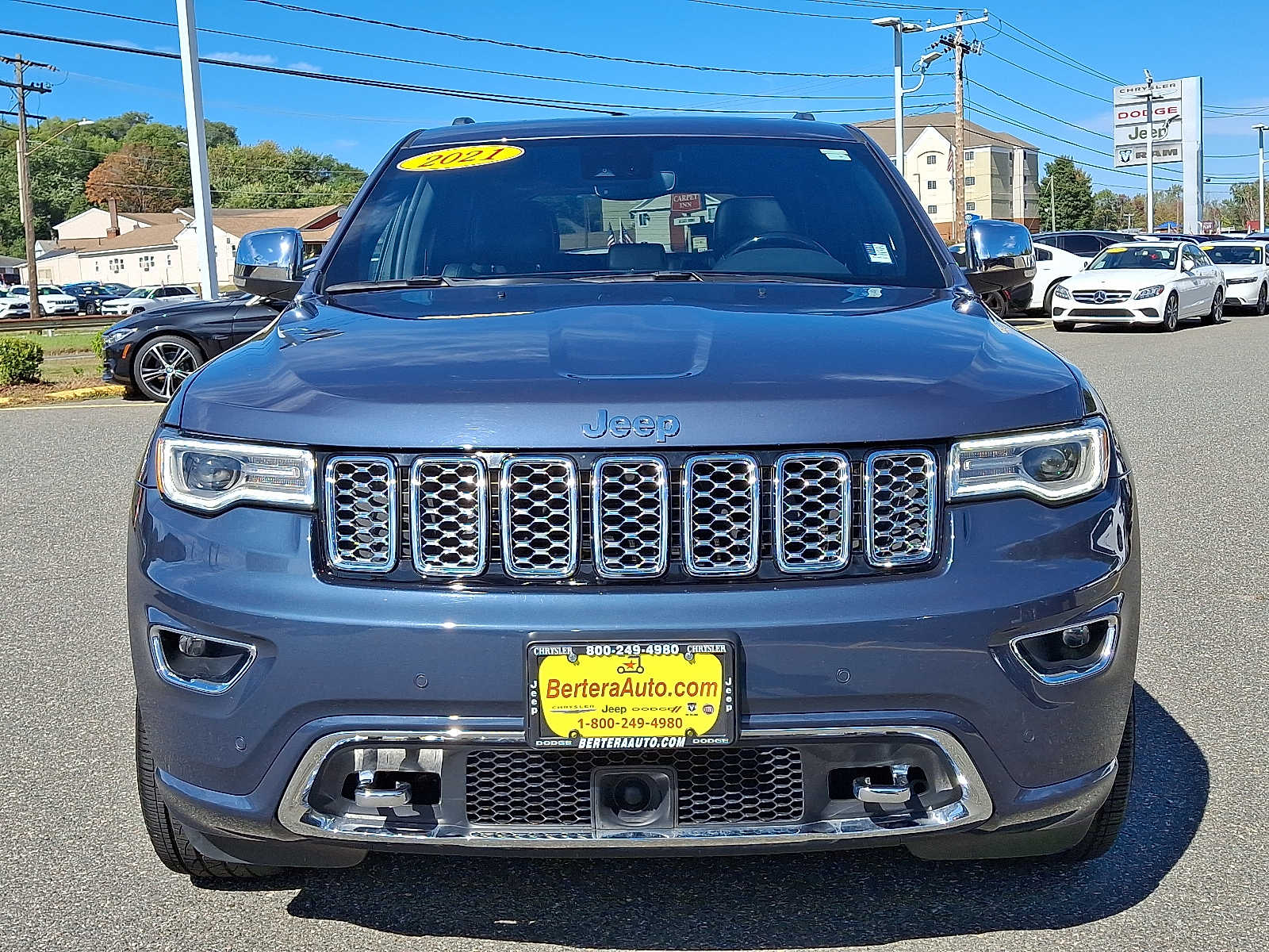 2021 Jeep Grand Cherokee Overland photo 2