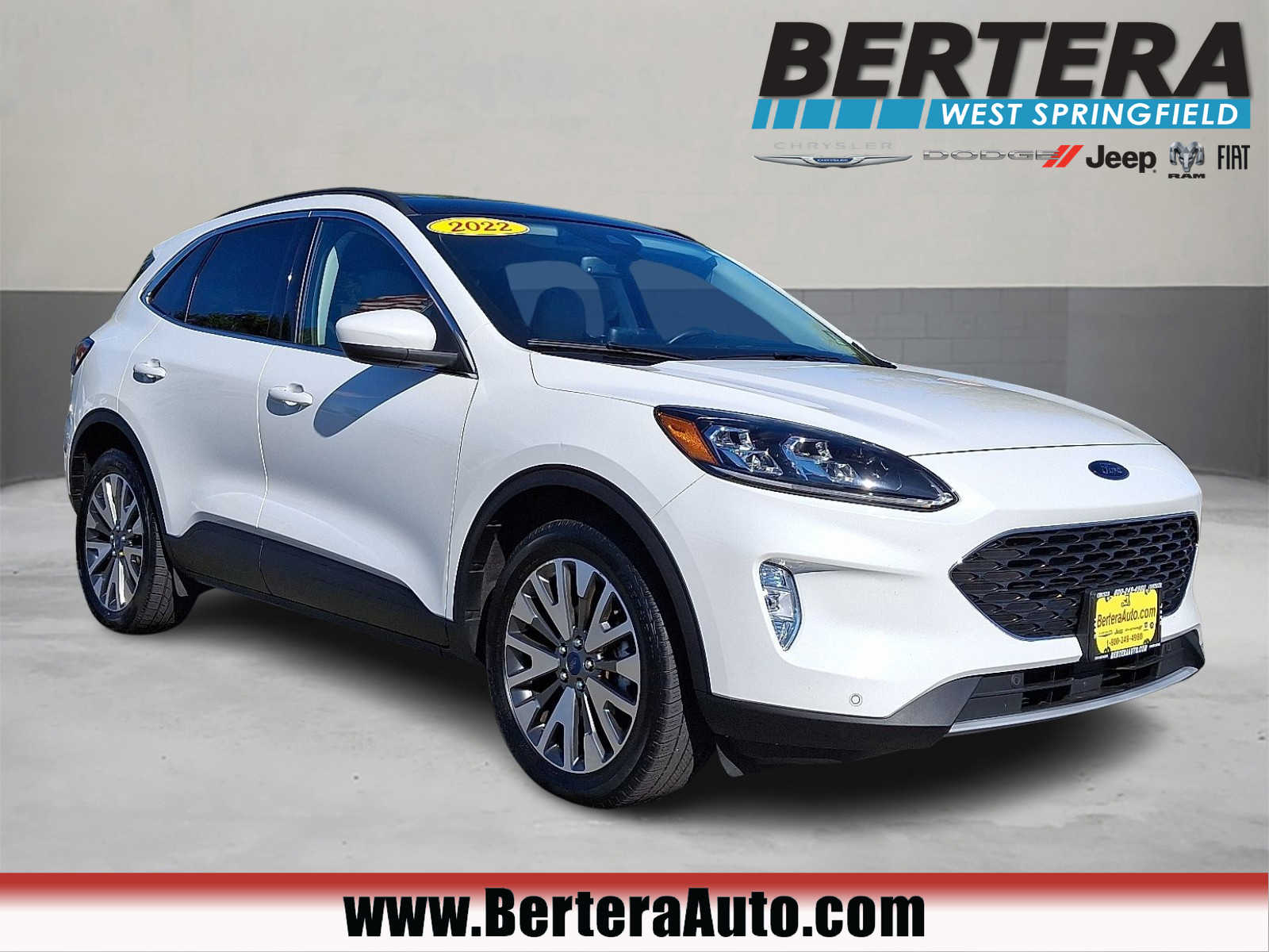 2022 Ford Escape Titanium's photo