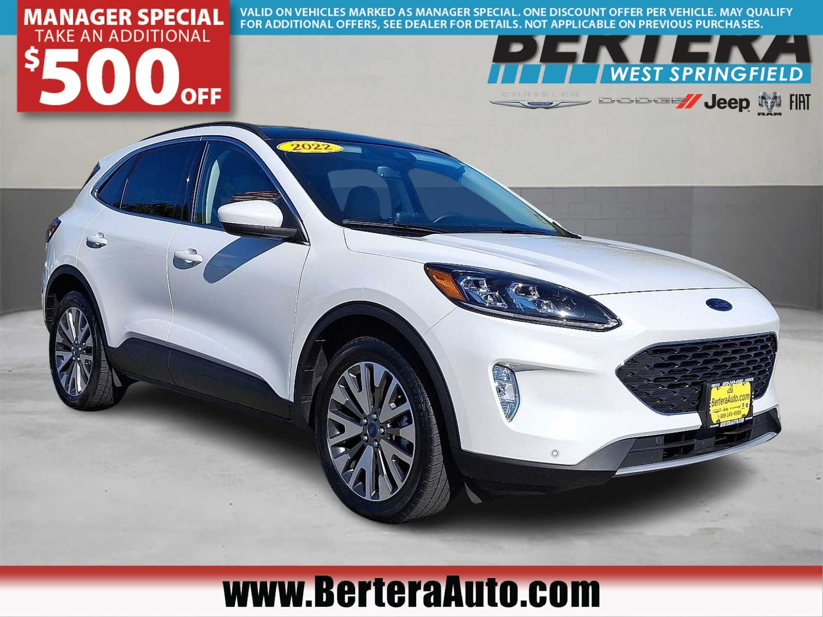 2022 Ford Escape Titanium's photo