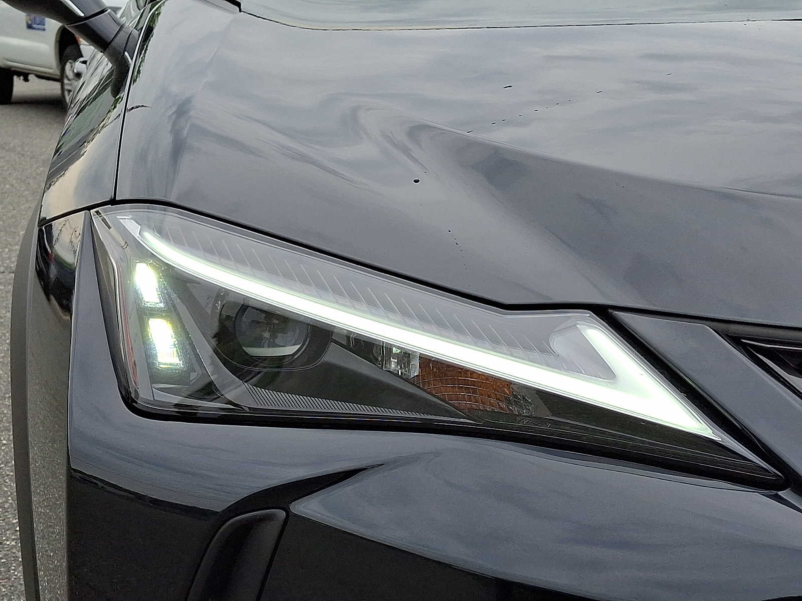 2023 Lexus UX Hybrid 250h - Photo 9