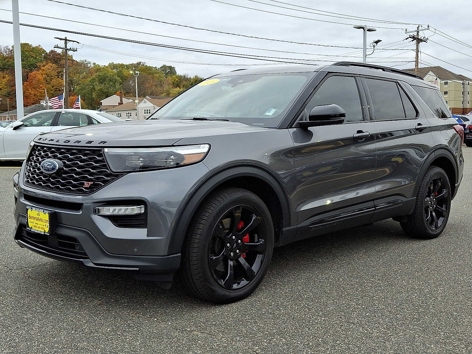 2023 Ford Explorer ST photo 3