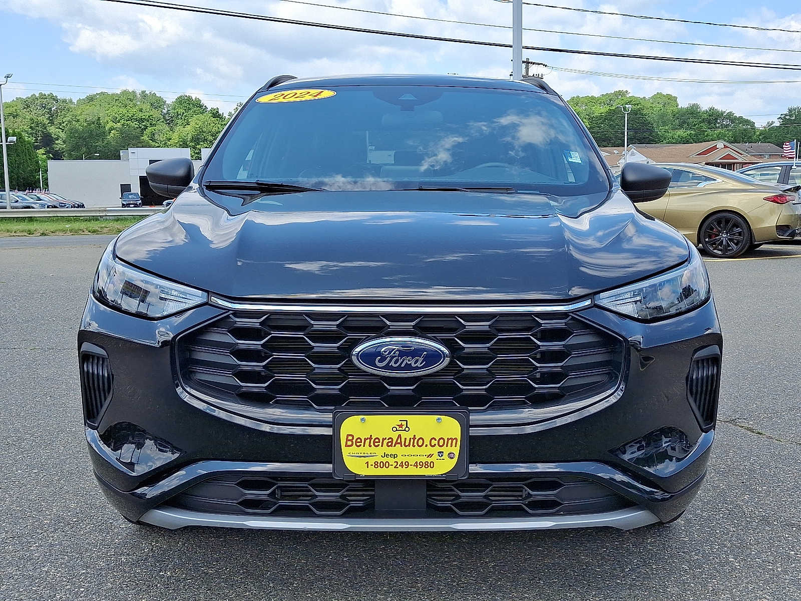 2024 Ford Escape ST-Line photo 2