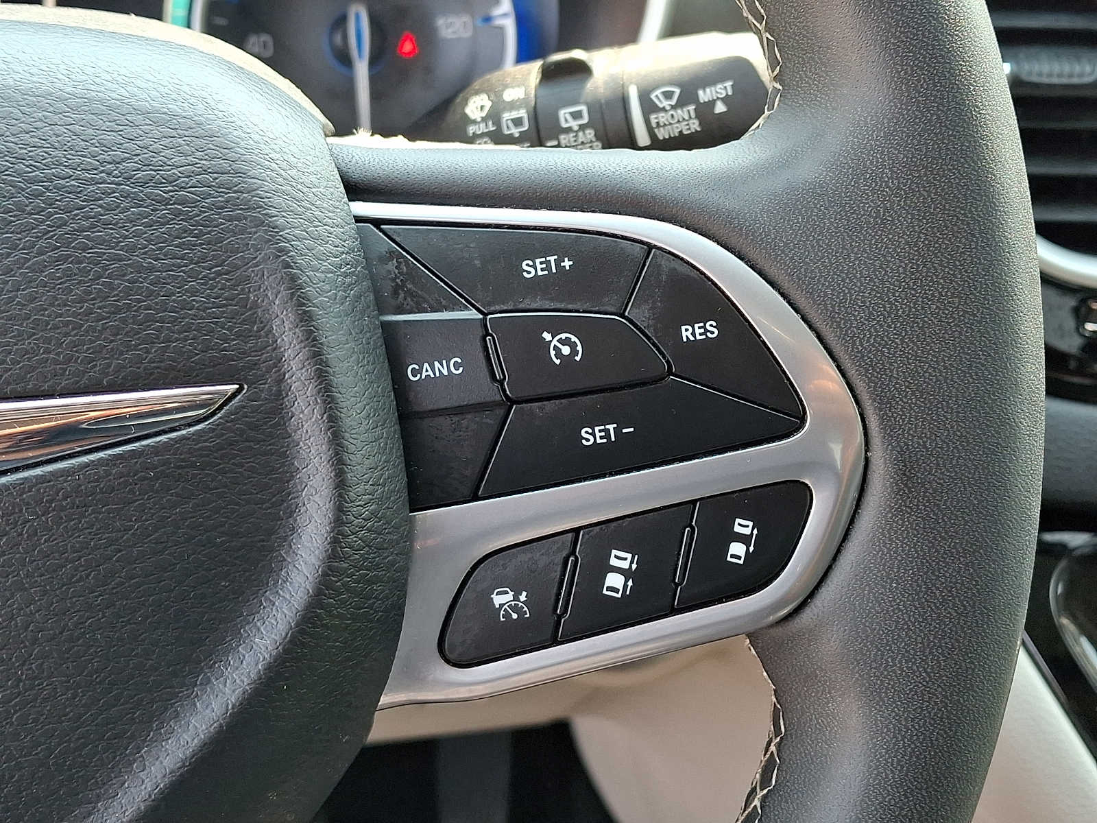 2024 Chrysler Pacifica Touring L - Photo 25