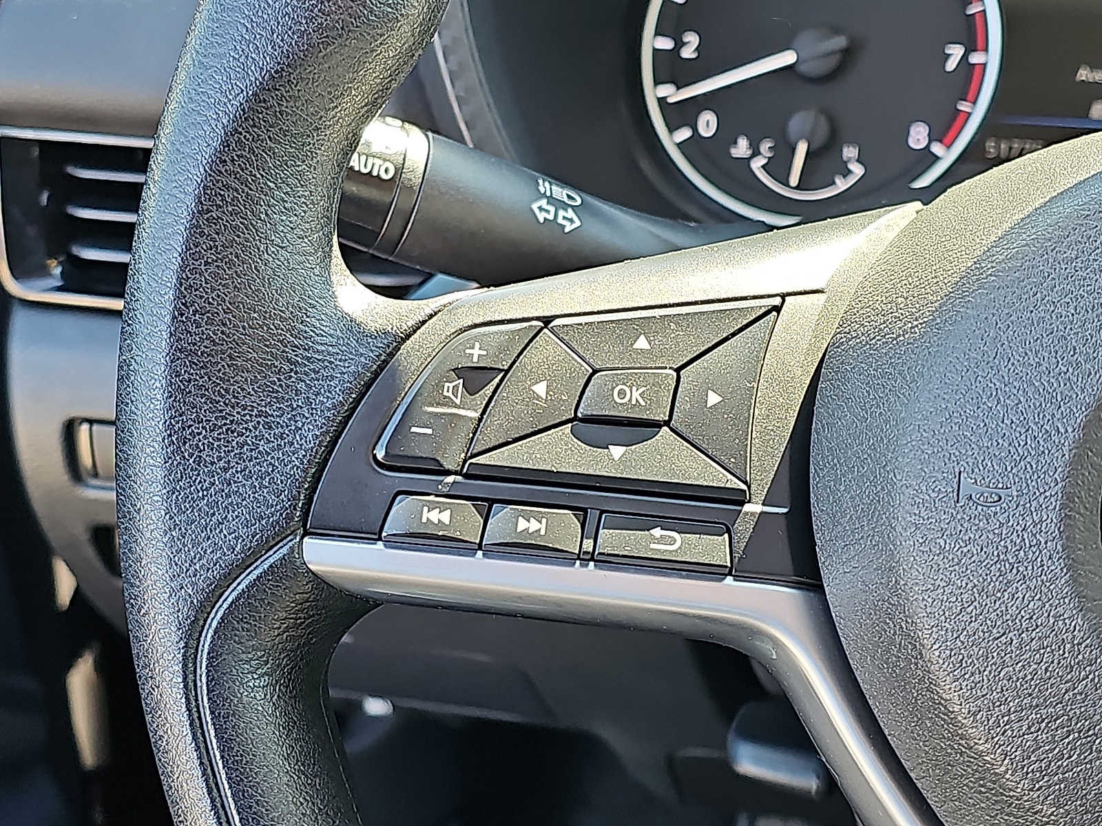 2024 Nissan Sentra SV - Photo 21