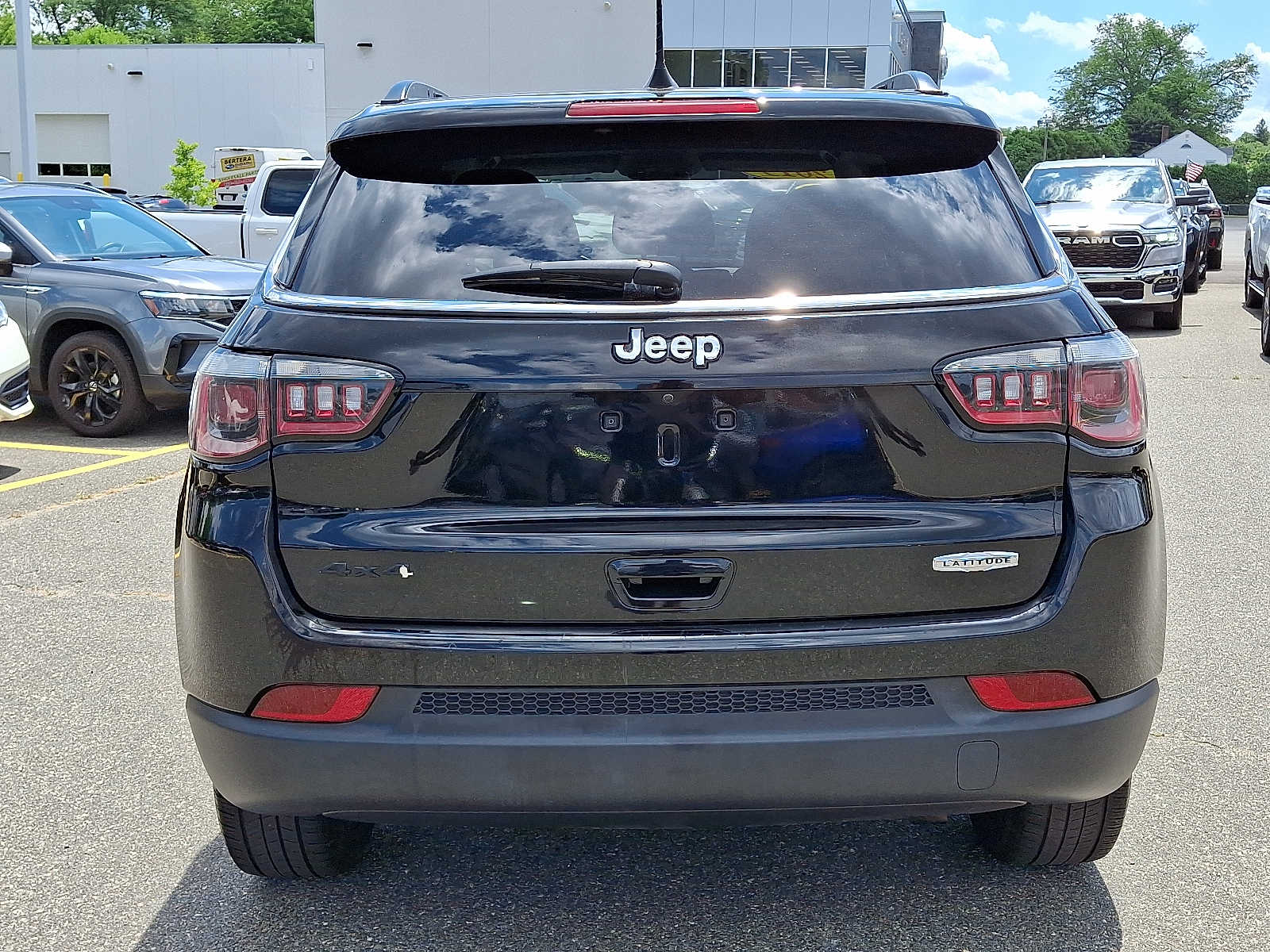 2019 Jeep Compass Latitude photo 3