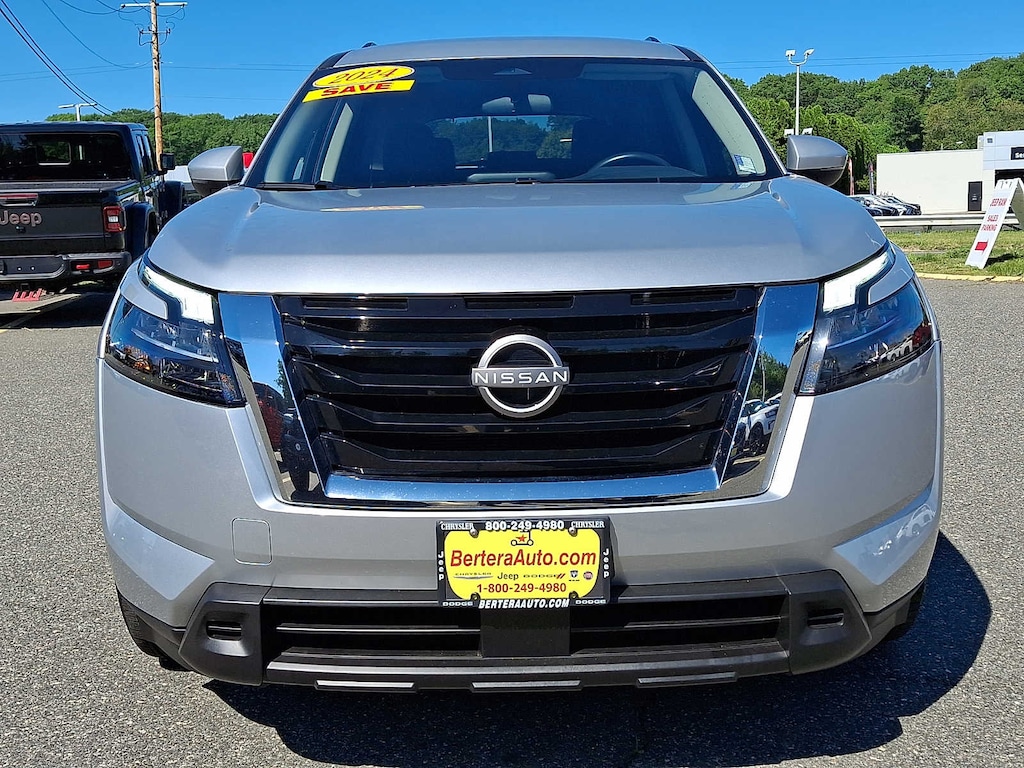Used 2024 Nissan Pathfinder SV SUV
