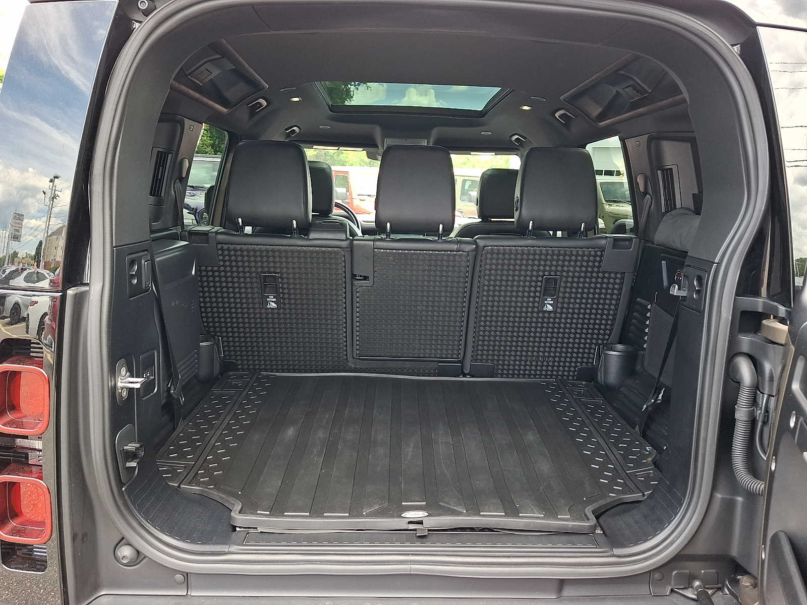 2022 Land Rover Defender X-Dynamic SE - Photo 35