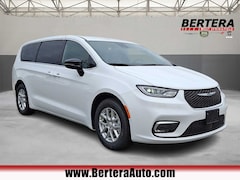 2025 Chrysler Pacifica SELECT Passenger Van