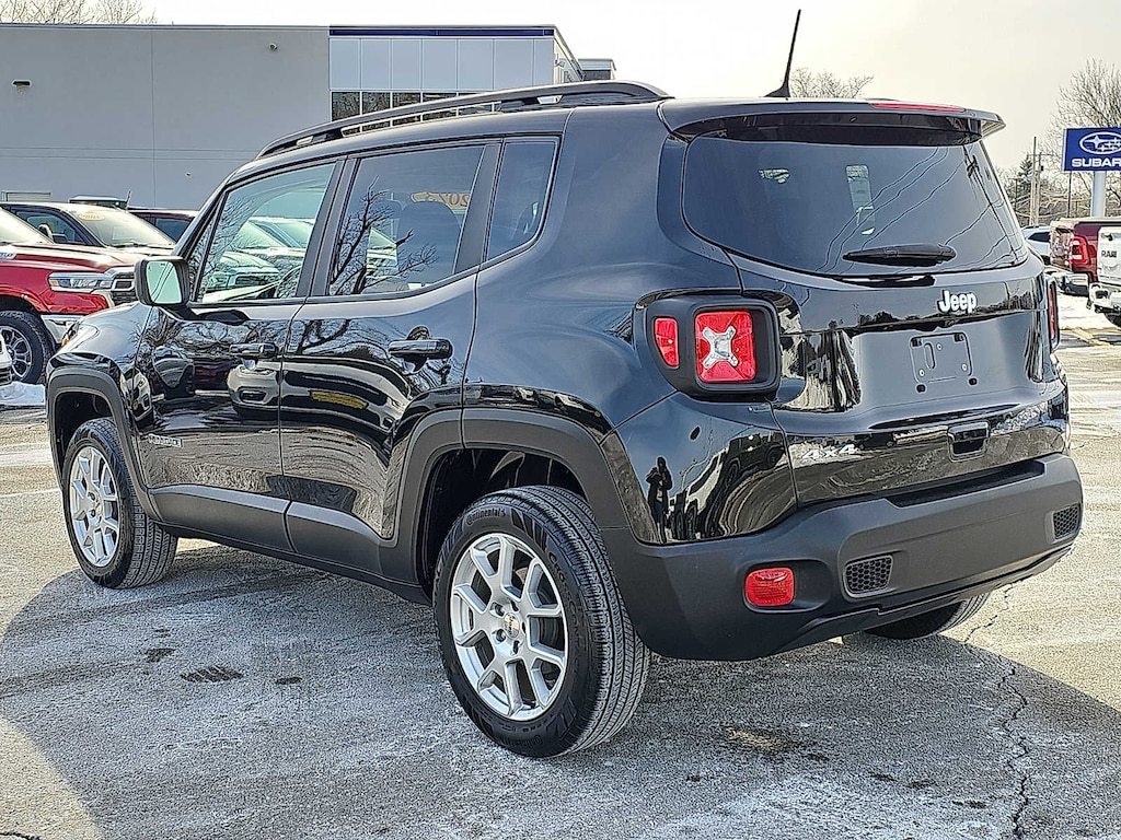 Used 2023 Jeep Renegade Latitude SUV