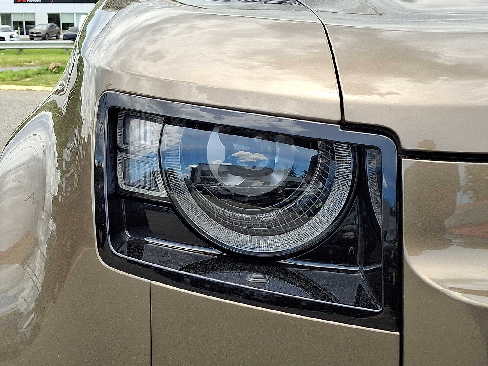 2022 Land Rover Defender X-Dynamic SE - Photo 9
