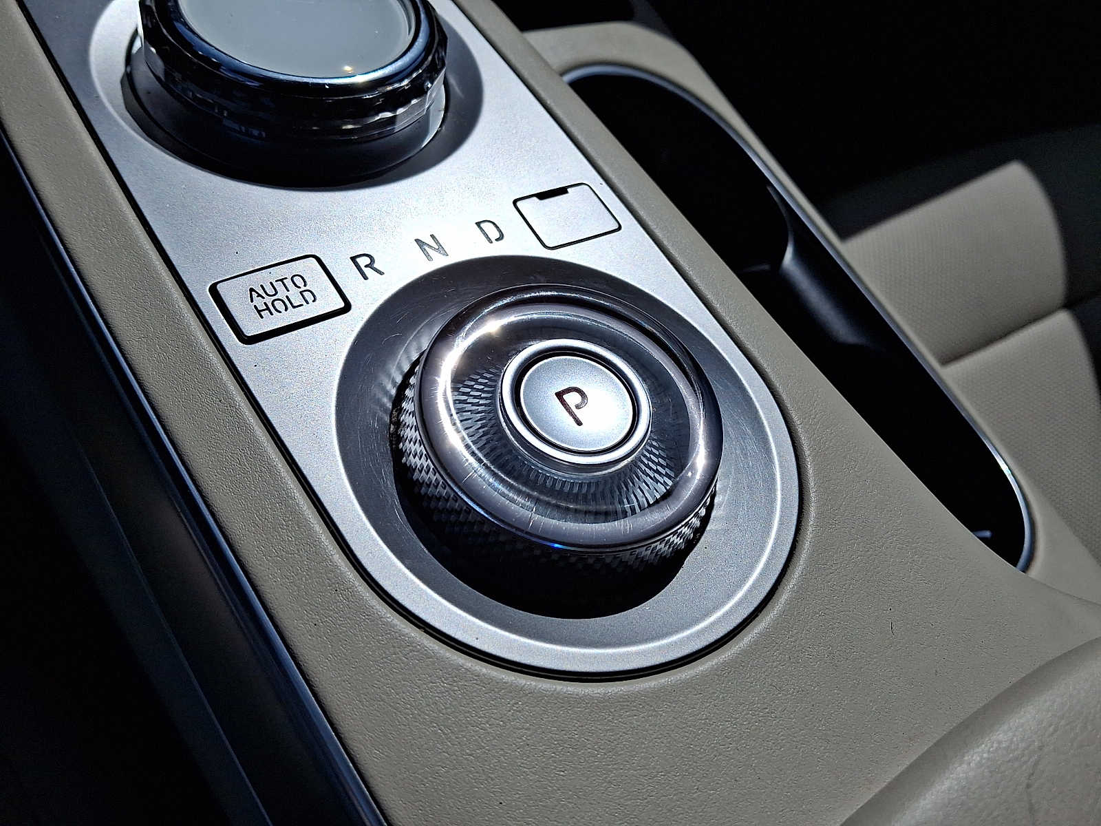 2024 GENESIS GV70 Standard - Photo 17