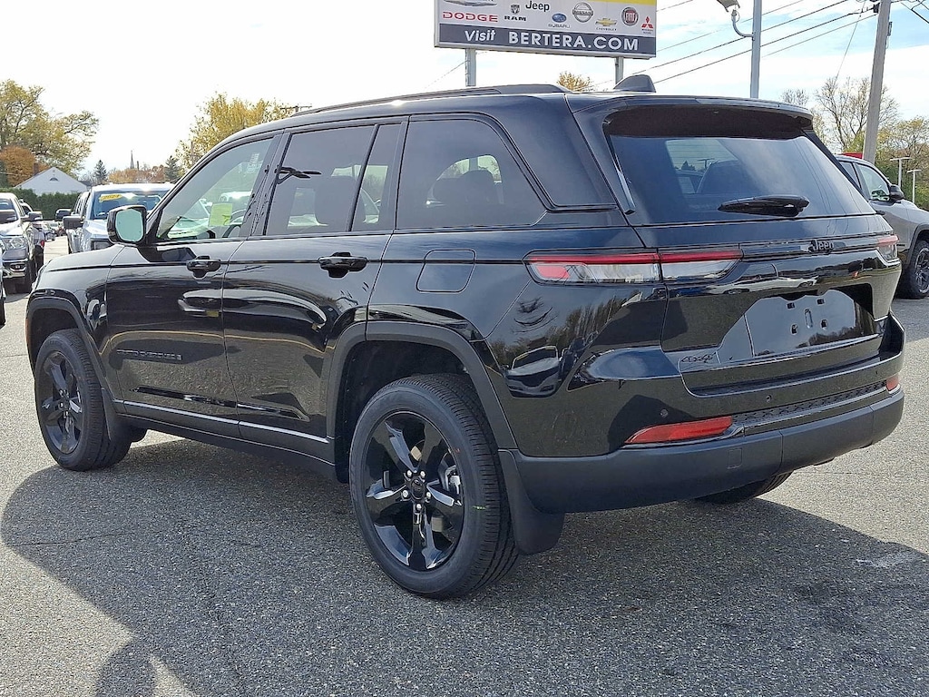 New 2025 Jeep Grand Cherokee ALTITUDE X 4X4 Sport Utility