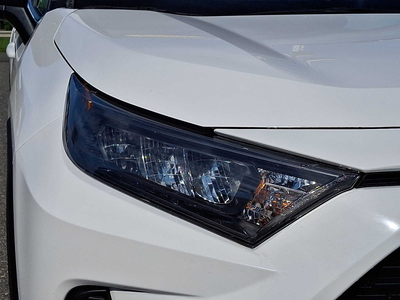2020 Toyota RAV4 LE - Photo 9