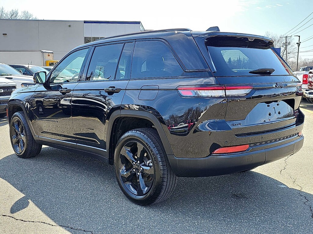 Used 2023 Jeep Grand Cherokee Limited SUV